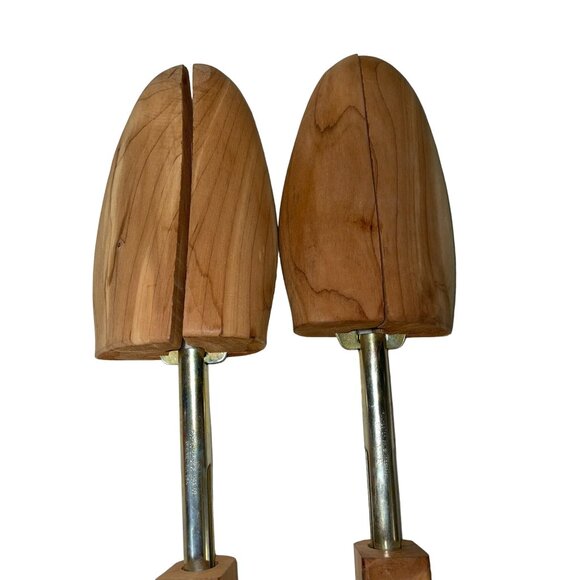 Vintage Rochester Cedar Shoe Trees Men’s Wooden Shoe Keeper Adjustable Made USA - Picture 4 of 9